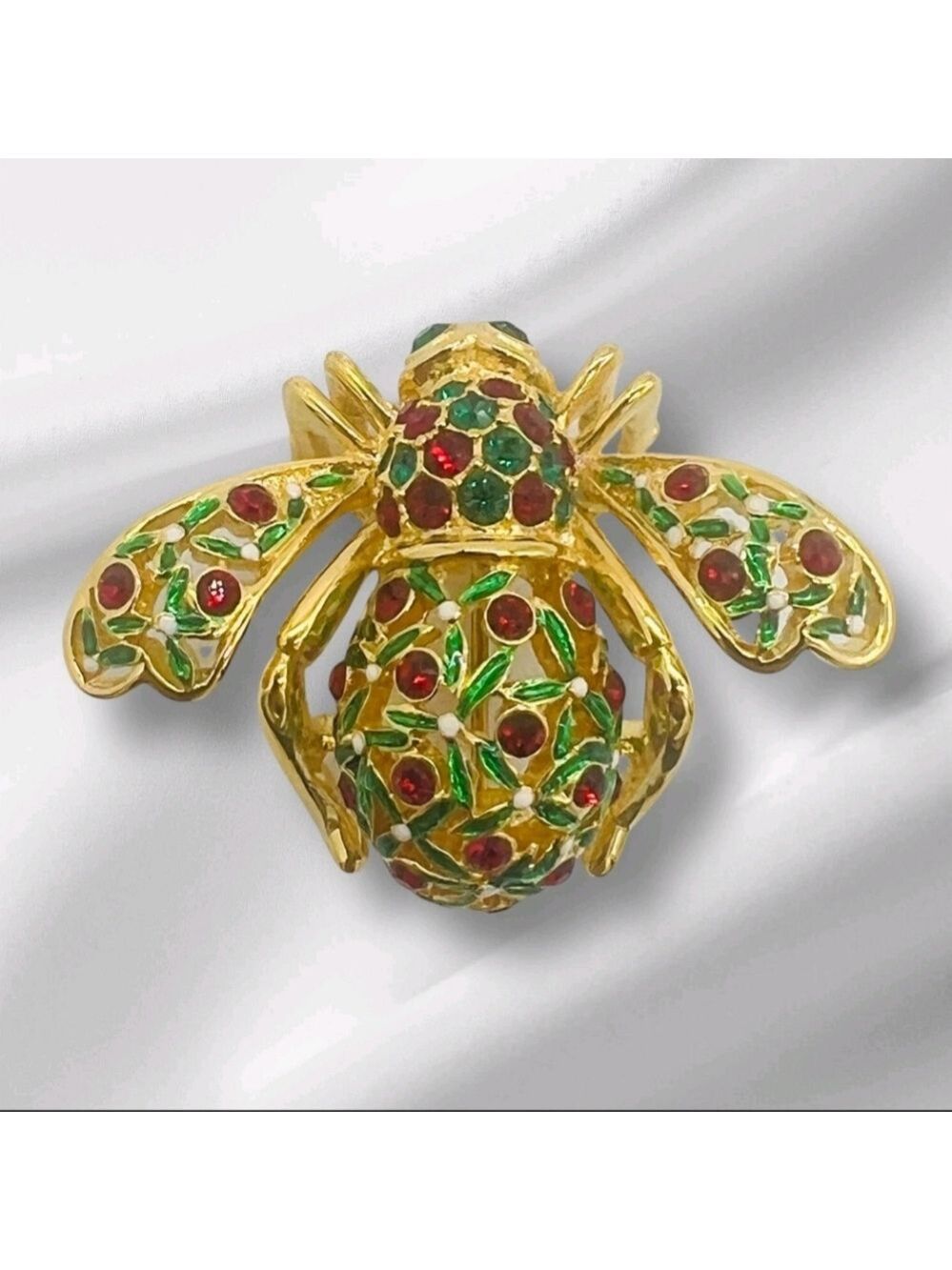 Joan Rivers HOLLY JOLLY BEE PIN BROOCH Holiday Christmas Holly Berries Green Red